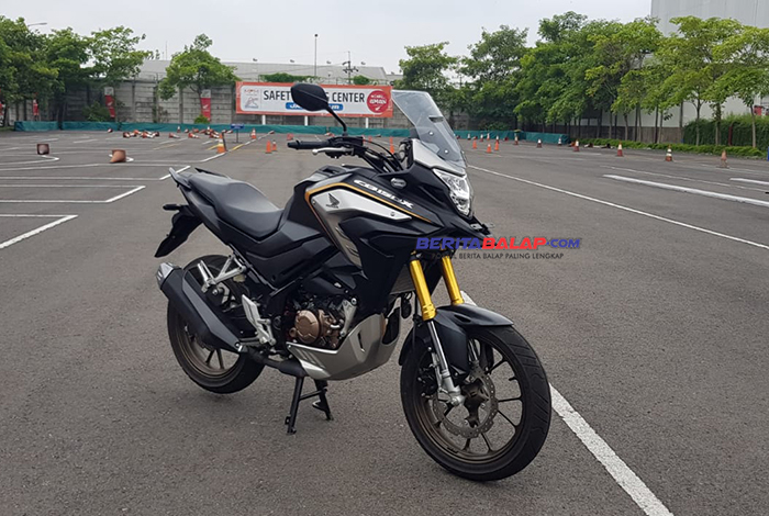 Tidak Sama, Ini Detail Perbedaan Honda CB150R Dan CB150X ...