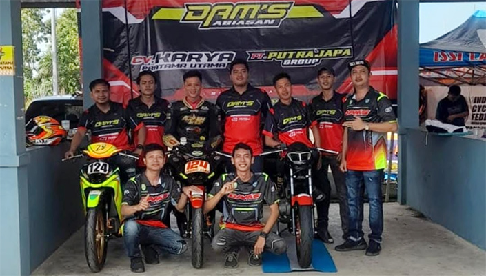 Ini Jagoan Mesin 2 Tak ! Tim Dams Putra Japa Asal Palembang Borong Podium di MotoPrix Skyland Sumsel