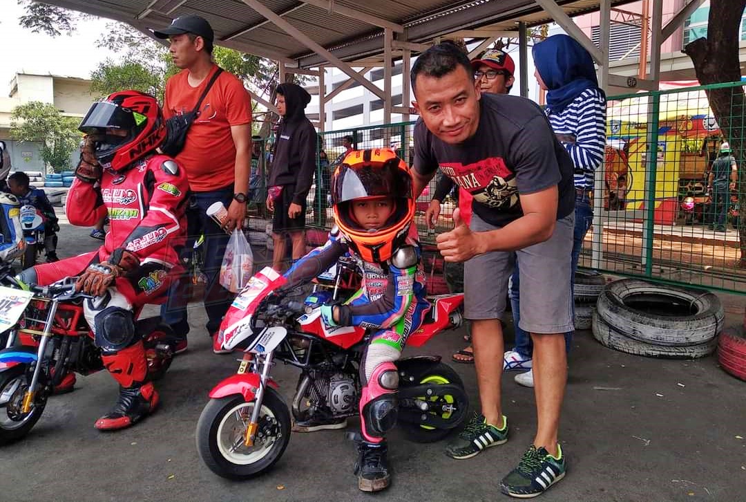 Dovi dan Ayah (Pocket Bike)