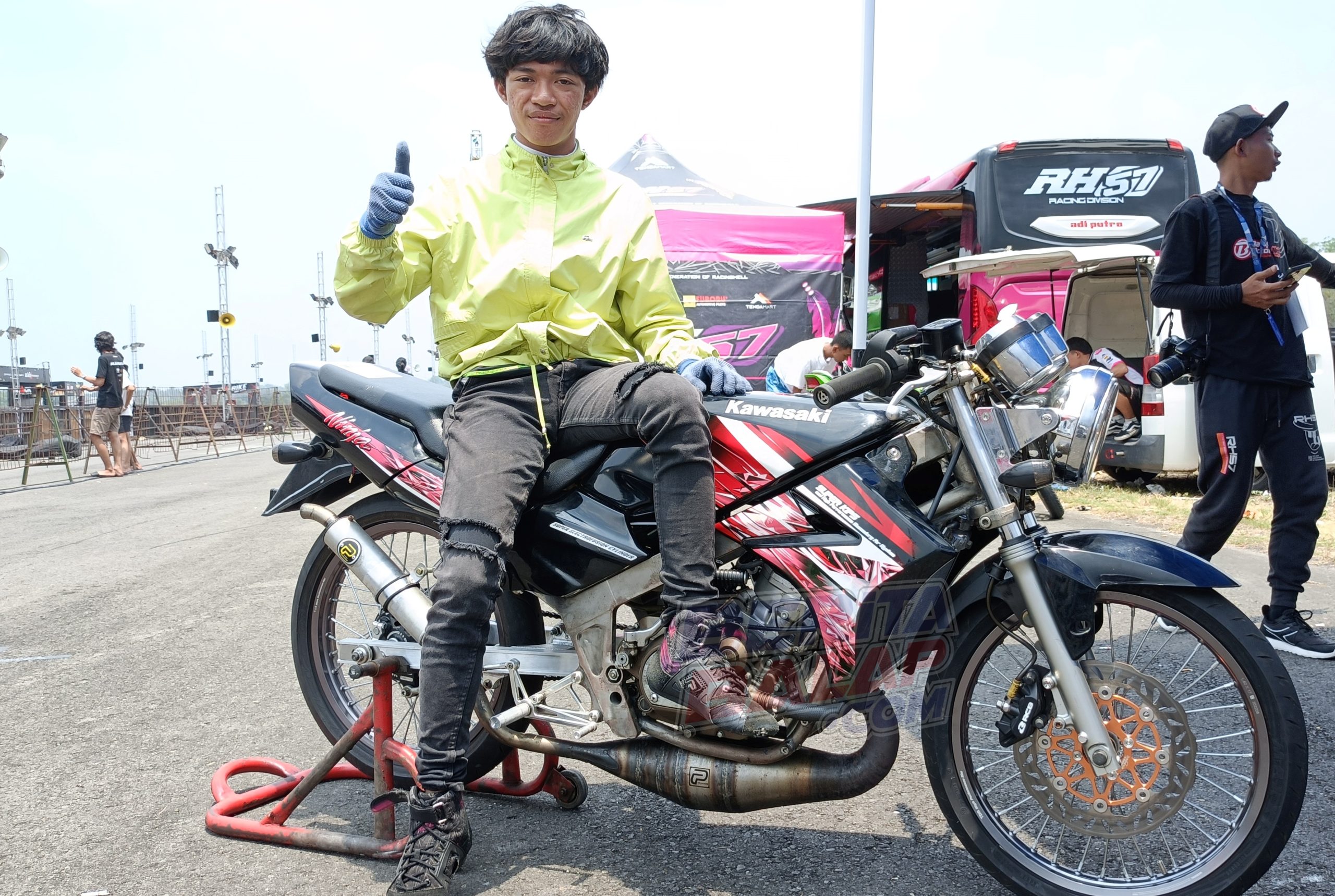 Kiki Paiko bersama Ninja Sunmory 155cc AWP X 43 Racing