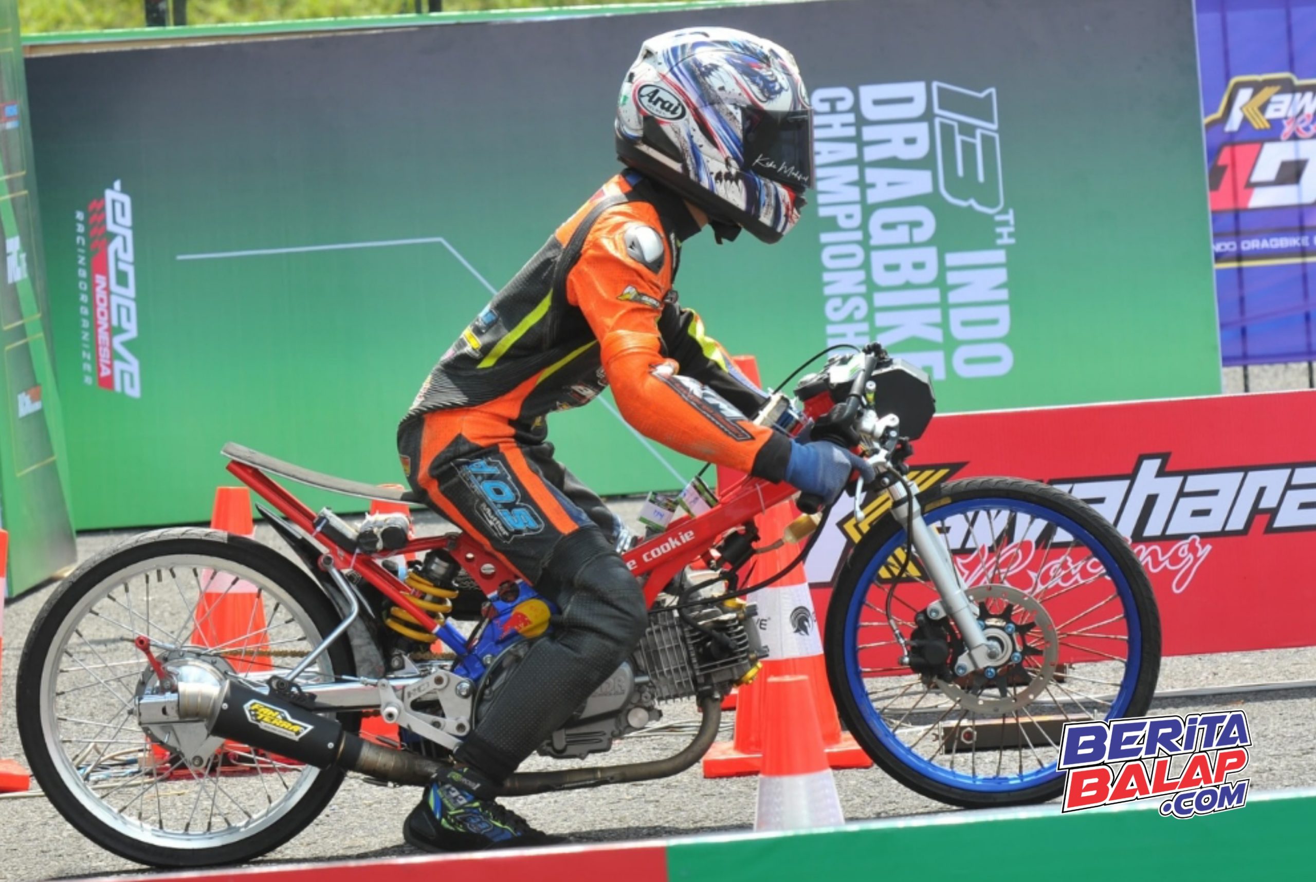 Kiki Paiko ft Cakra Racing