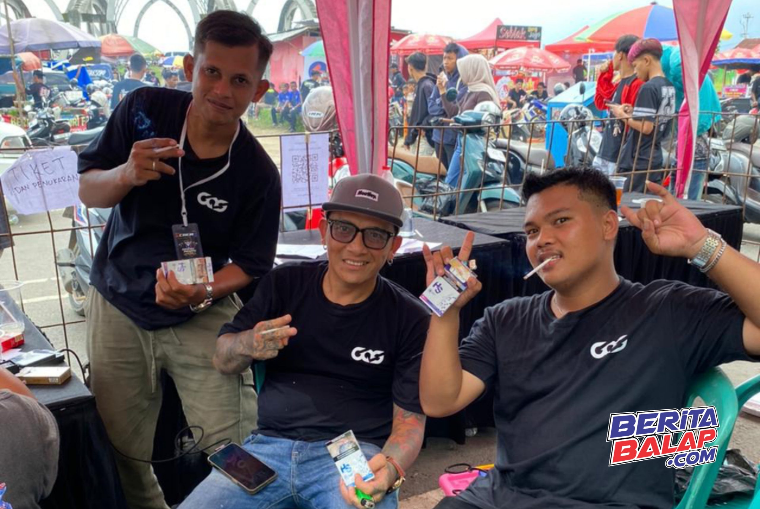 Potret Eka Ramadhani & Lurah Hoho Alkaf