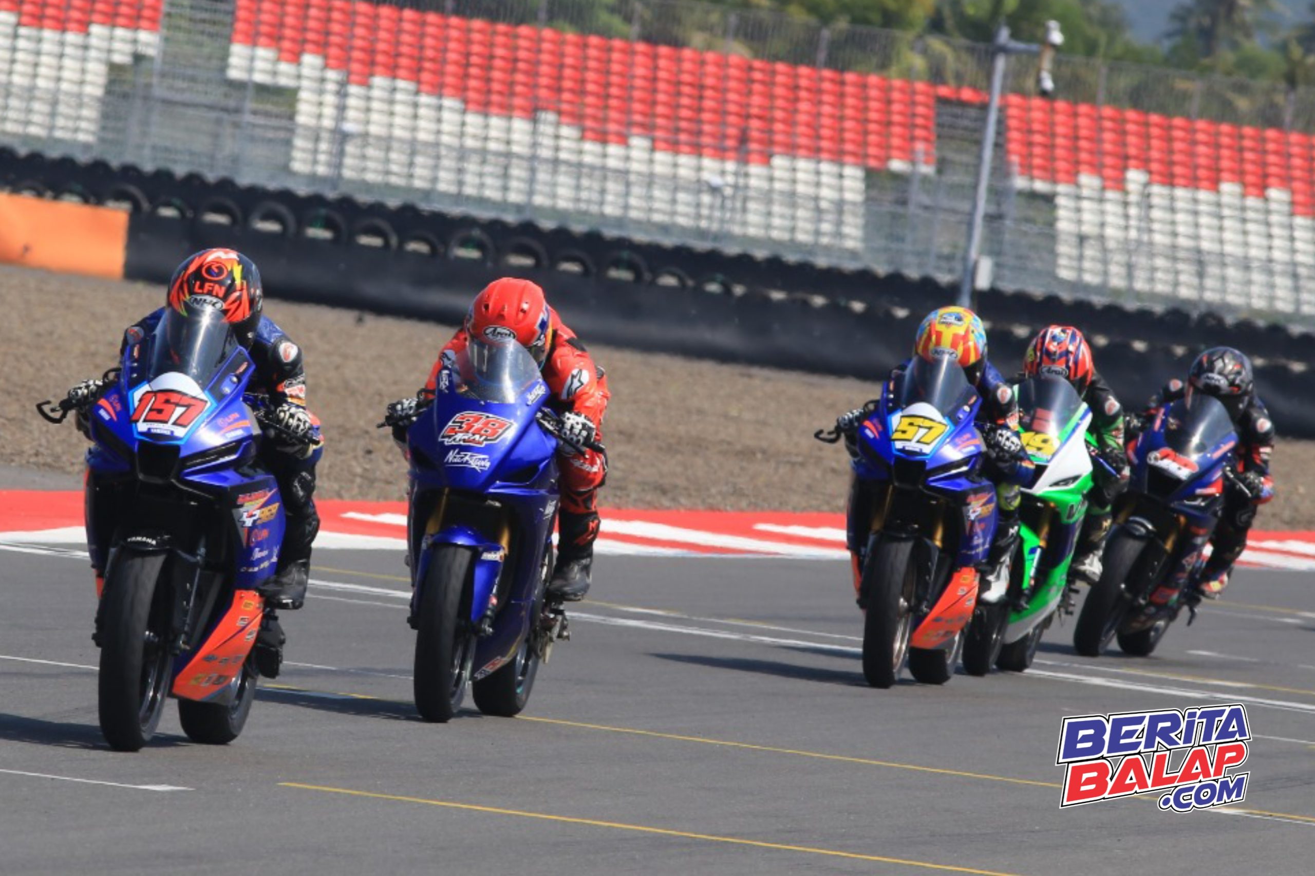 Jagoan Tuan Rumah Arai Agaska Jawara Sport 250, Wearpack Polos dan Nama Tim Beda ?