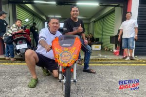 Potret Mang Ebon [Kanan] dan BOS