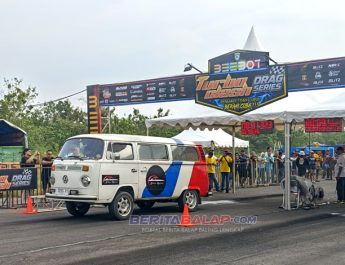 Beebot Turboclash Dragseries 1 Sukses Dengan 700 Lebih Starter