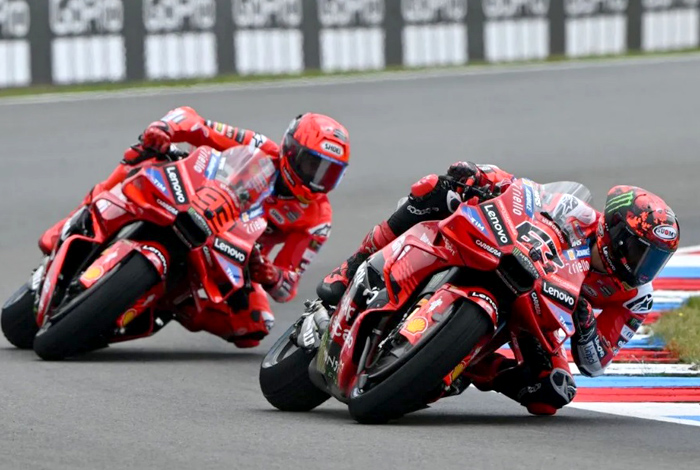 Hasil Kualifikasi MotoGP Ceko 2025 : Pecco Bagnaia Pole Position, Marquez Jatuh