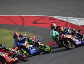 Regulasi Sport 150 MRS 2025 Juga Diubah Karena Honda Kalah Selalu ? Berat Bangetkah CBR150R Lawan R15 ?