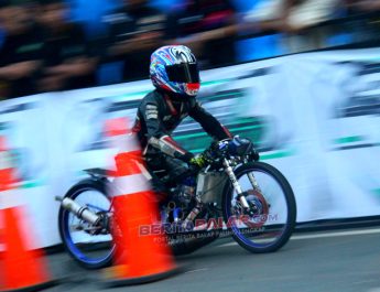 Deska Munthel Menangi Perang Time 6,6 Detik Ninja 155 TU Open di Drag Bike Kejurprov Banten 2025 Round 2