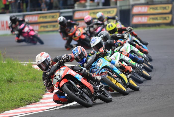 Cair Rp 20 Juta, Rio Andriyanto Menangi Duel Panas Eks MP2 Expert di Final LFN HP969 Road Race 2025 Surabaya ‎