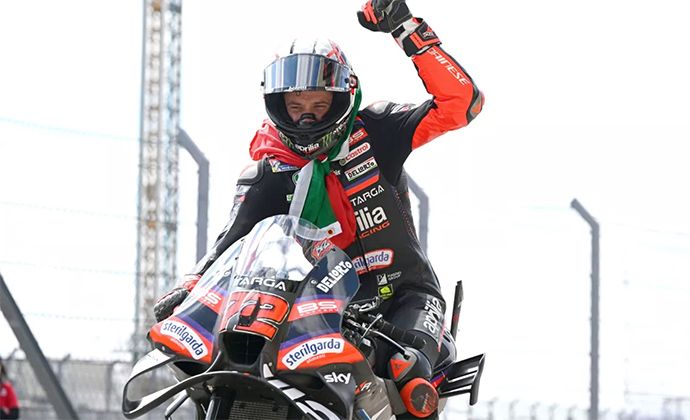 Apakah 3 Kali Podium Juara Berturut-Turut Di Trek Berbeda Jadi Bukti Spesialnya Aprilia Dibanding Ducati ?