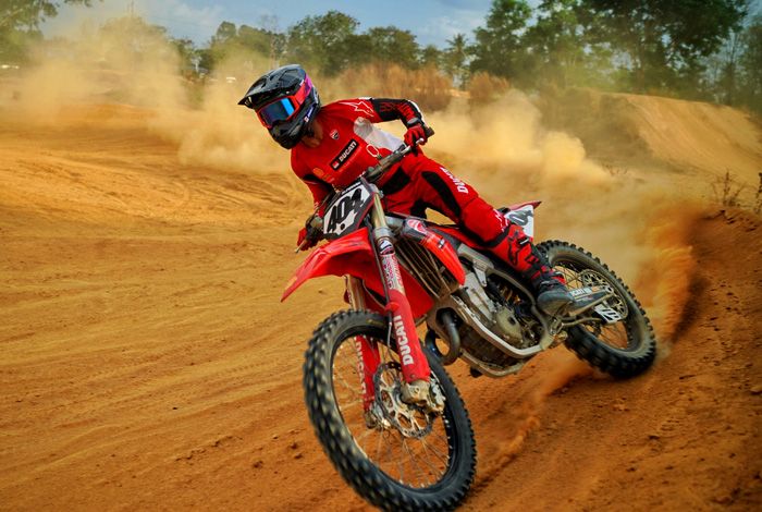 Hadapi FMSCT Thailand Motocross 2026 Round 4 dan 5, M Zidane Adaptasi Dengan Desmo450 MX