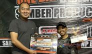 Riki Butong Sukses Pertahankan Gelar JU Open di One Day Drag Bike Sumber Production 2026 Cimahi