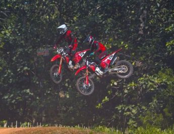 Ducati MX Team Indonesia Dominasi Podium di Balapan Minggu Kejurnas Motocross Putaran Kedua di Karanganyar