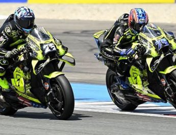 Kenapa Duet Pembalap Tim Satelit Bisa Kalahkan Tim Pabrikan Aprilia ?