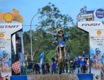 Shell BLU CRU Yamaha Enduro Challenge Landak Kalbar di Banjiri 10 Ribu Penonton