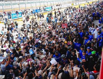 Rekor Hampir 300 Starter Yamaha Sunday Race 2026 Mandalika, Penonton Yang Hadir Membludak