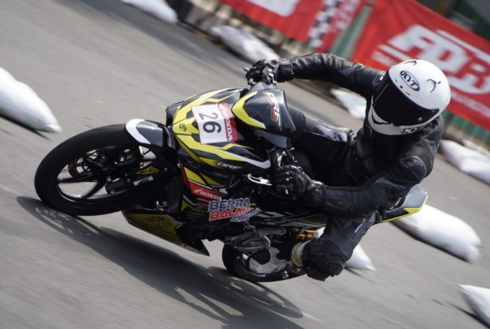 Rama Putra Tampil Dominan, Honda DRF Amankan Podium Tertinggi Race 1 AHDC