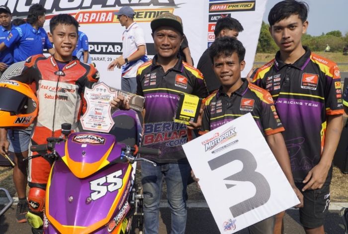 Konsisten di Barisan Depan, M Akbar Navezza Amankan Podium Rookie MotoPrix Subang