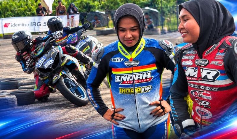 Sempat Jatuh Bareng, Duet Cewek Seksi Fisichella dan Eca Sabana Kalahkan Rider Cowok di YCR 2026 Padang