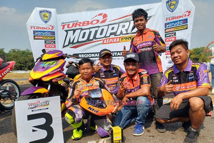 Race 2 Lebih Garang, Rafi Boy Junior Amankan Podium Beginner Motoprix Subang