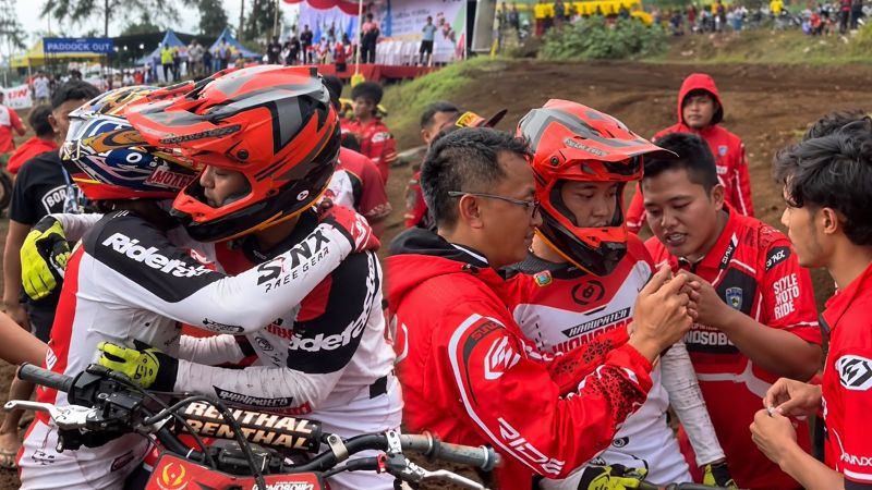 Pembalap Senior Rizki HK dan M Ahsanul Hantar Wonosobo Raih Medali Emas Porprov Jateng 2026 Grasstrack