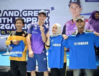 Meet & Greet Rider Yamaha MotoGP Toprak Razgatlıoglu di SMA Negeri 3 Mataram di Sambut Meriah