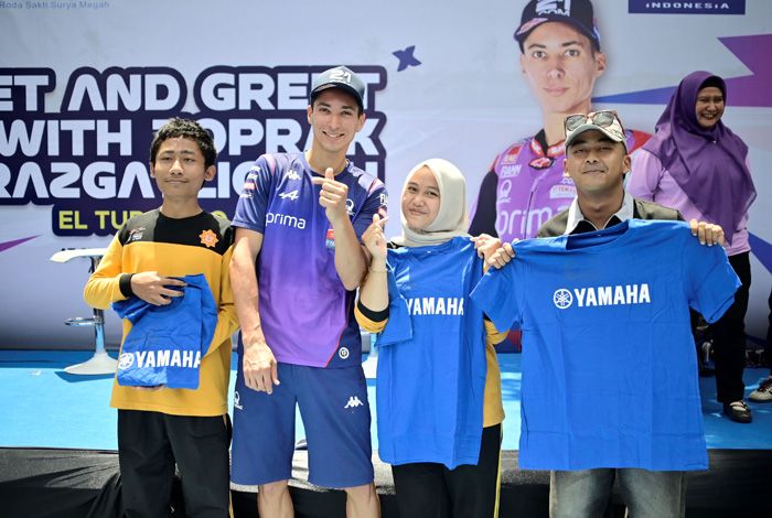 Meet & Greet Rider Yamaha MotoGP Toprak Razgatlıoglu di SMA Negeri 3 Mataram di Sambut Meriah