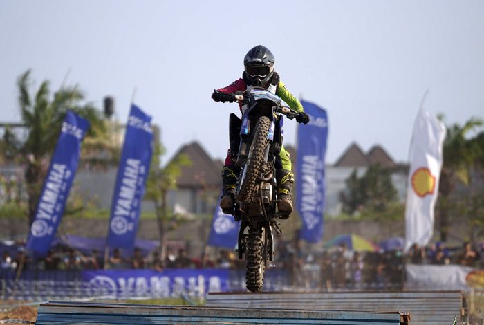 Ribuan Penonton Padati Shell BLU CRU Yamaha Enduro Challenge Sidoarjo, Saksikan Adu Skill dan Ketangguhan Rider